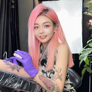 来自人间的纹身师小静