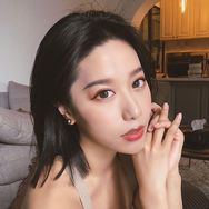抖音美妆排行榜第3名李蠕蠕,新榜指数944.3000,新增作品数1,分享数28.67w,评论数10.59w,点赞数175.96w,新增粉丝数3.24w,累计粉丝数2477.18w