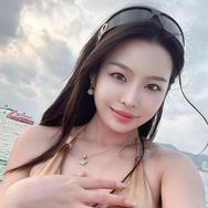 杜镒含