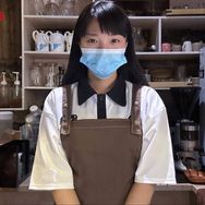抖音音乐排行榜第27名村里的廿,新榜指数825.3000,新增作品数1,分享数2.4w,评论数1411,点赞数10.5w,新增粉丝数2.15w,累计粉丝数35.8w
