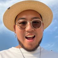 抖音才艺技能排行榜第5名骚拳超人,新榜指数833.4000,新增作品数1,分享数17.18w,评论数3509,点赞数3.6w,新增粉丝数1876,累计粉丝数154.43w