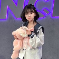 抖音母婴亲子排行榜第22名刘格格,新榜指数815.6000,新增作品数1,分享数316,评论数585,点赞数2.8w,新增粉丝数2080,累计粉丝数988.4w