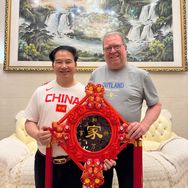 秋哥送温暖(乡村守护)