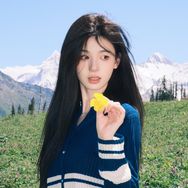 抖音美妆排行榜第5名周芯竹,新榜指数854.1000,新增作品数1,分享数2670,评论数370,点赞数3.34w,新增粉丝数9702,累计粉丝数508.87w