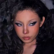 zzbratzbb（五味紫）