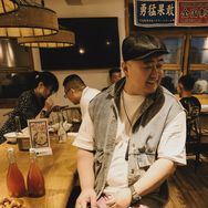 抖音音乐排行榜第29名胖子馄饨老王爷,新榜指数824.8000,新增作品数1,分享数4142,评论数816,点赞数2.58w,新增粉丝数1.36w,累计粉丝数88.01w