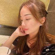 抖音情感心理排行榜第27名银行橙子🍊,新榜指数783.6000,新增作品数2,分享数2210,评论数641,点赞数1.2w,新增粉丝数2012,累计粉丝数116.96w