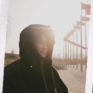 设计师｜贺隆