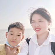 抖音母婴亲子排行榜第16名大琛一家人,新榜指数834.4000,新增作品数1,分享数5143,评论数1803,点赞数2.17w,新增粉丝数6052,累计粉丝数126.71w