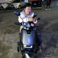抖音美妆排行榜第9名发型师晓华,新榜指数886.9000,新增作品数1,分享数3.33w,评论数1.4w,点赞数63.7w,新增粉丝数3.61w,累计粉丝数481.38w