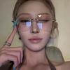 用手机放片不看光听cos熟睡的妻子