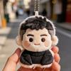 蹲马路牙子啃瓜看蚂蚁搬家的快乐显眼包