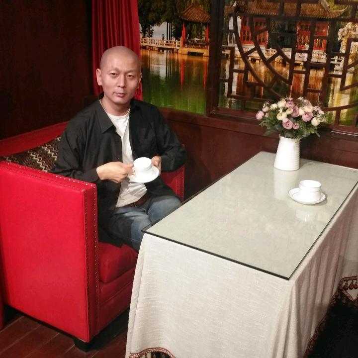 万山哥
