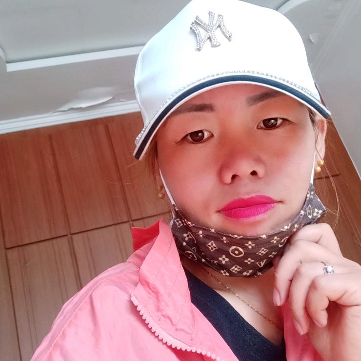 爱哭的小女孩儿