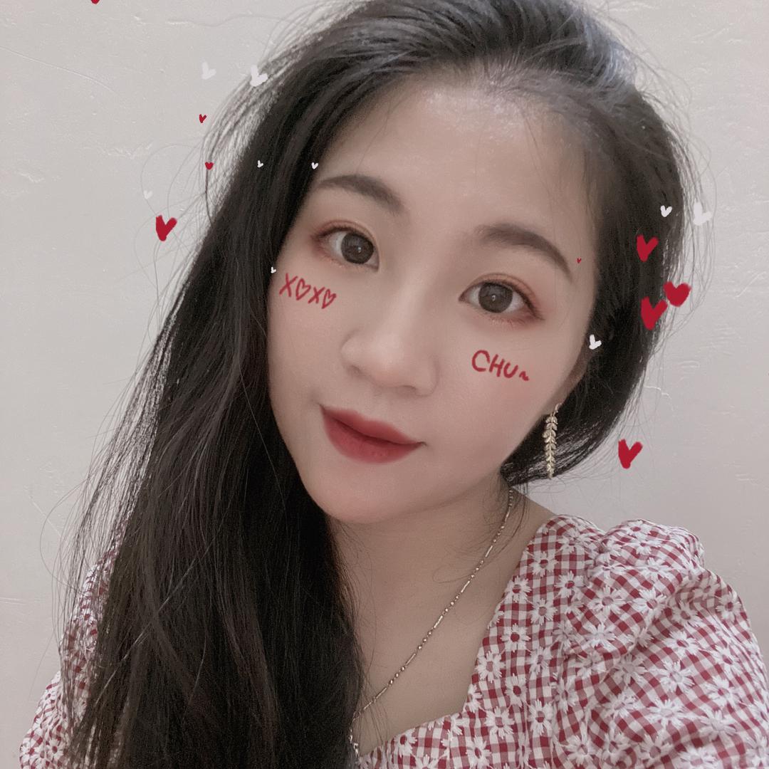 嘿~我是小叶
