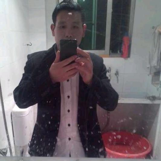 洋洋得意，高高兴兴