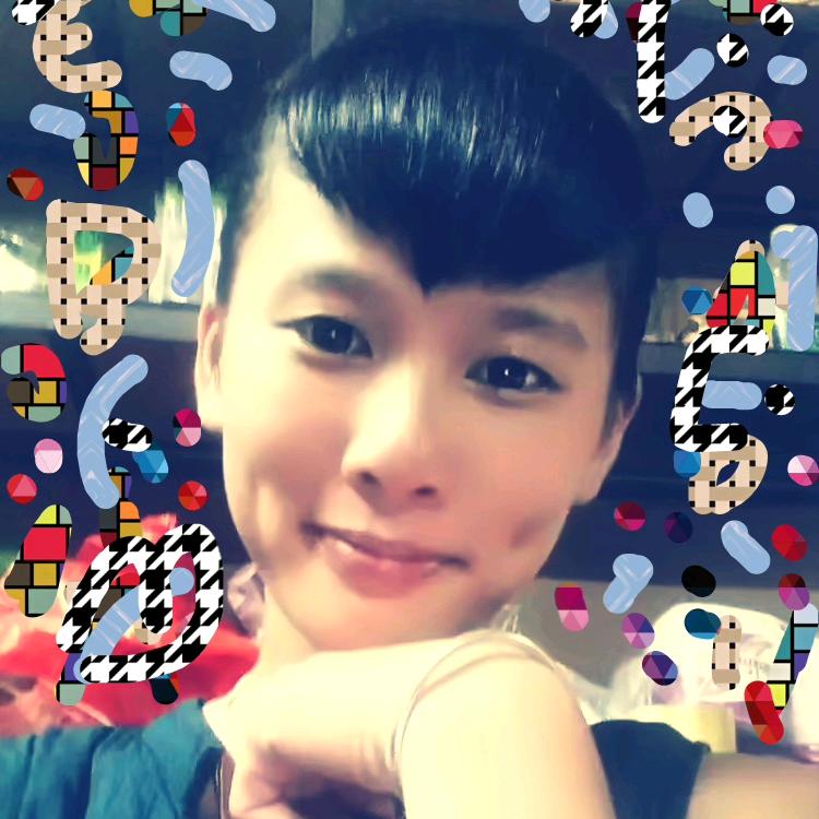 小酒窝，大龅牙