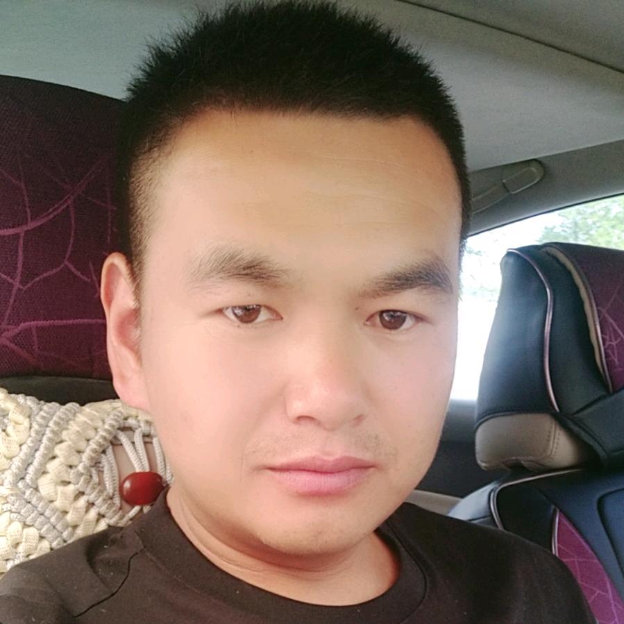 左手牵着右手