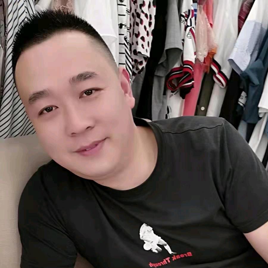 射洪做女装的二哥