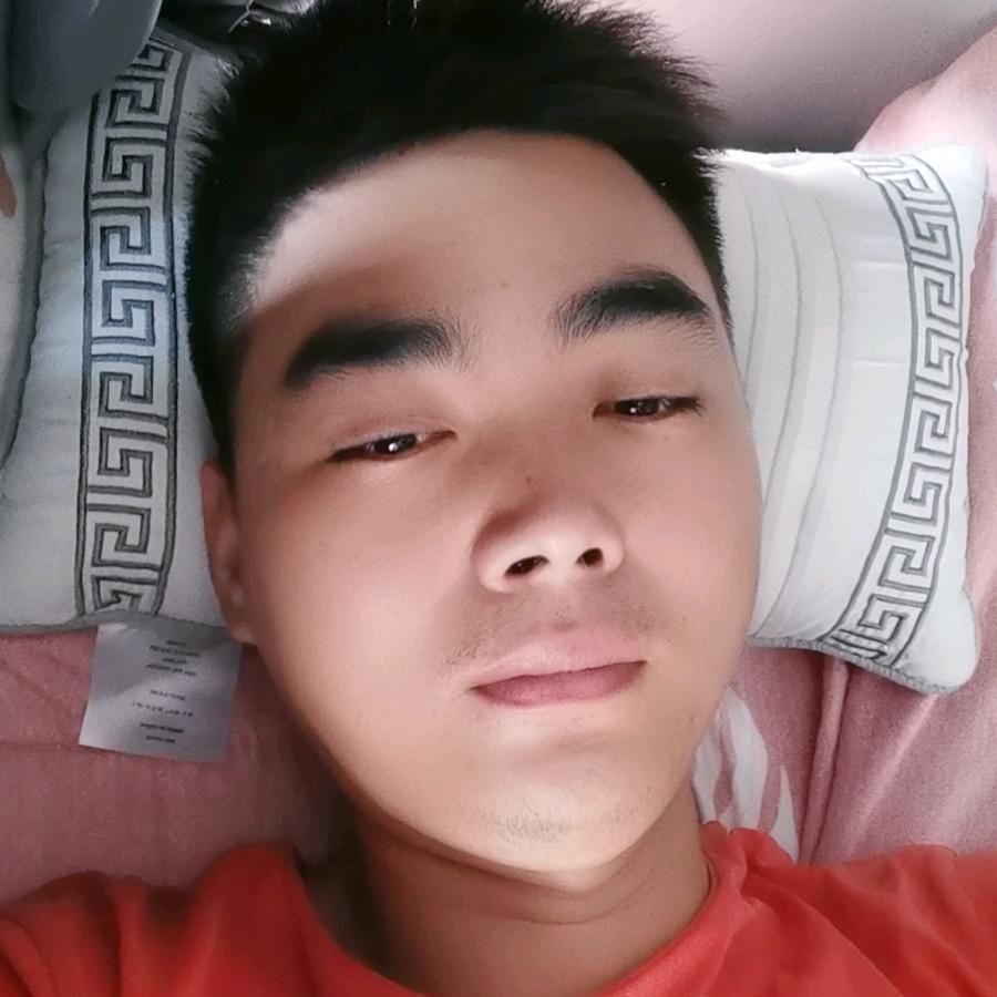 董泳