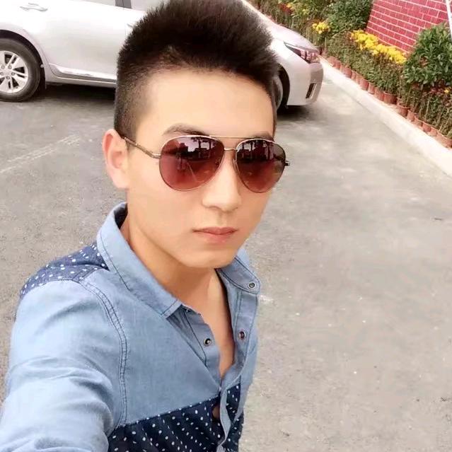 黑黝黝