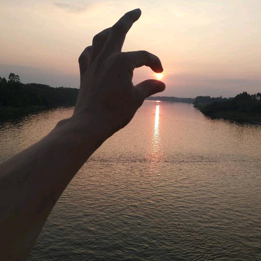 @微微一笑'＊