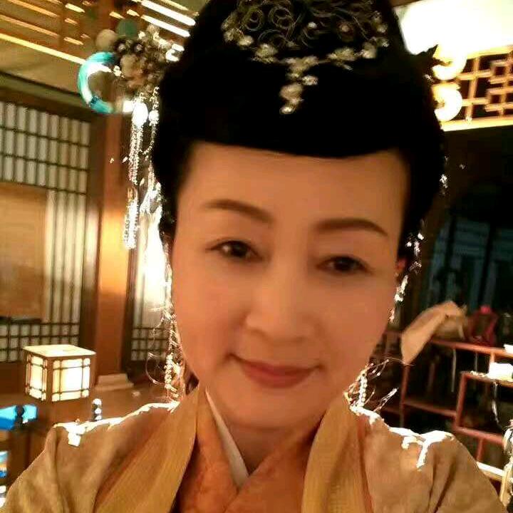 何玉琳
