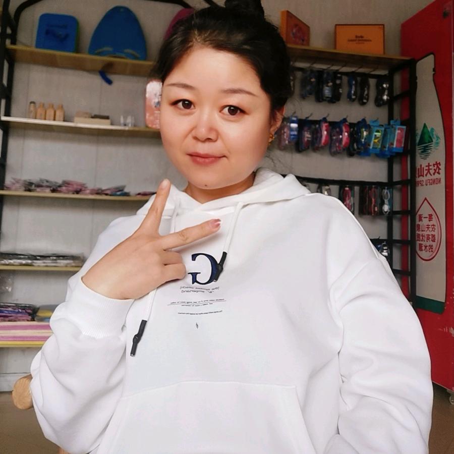 风暴游泳健身颖
