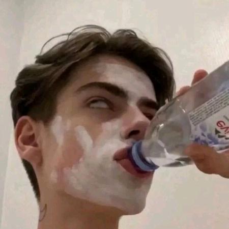 骑着蜗牛追导弹