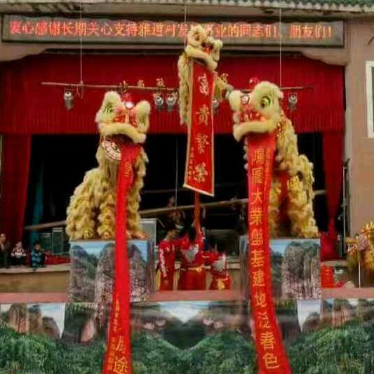 不怕万人阻挡，就怕自己投降