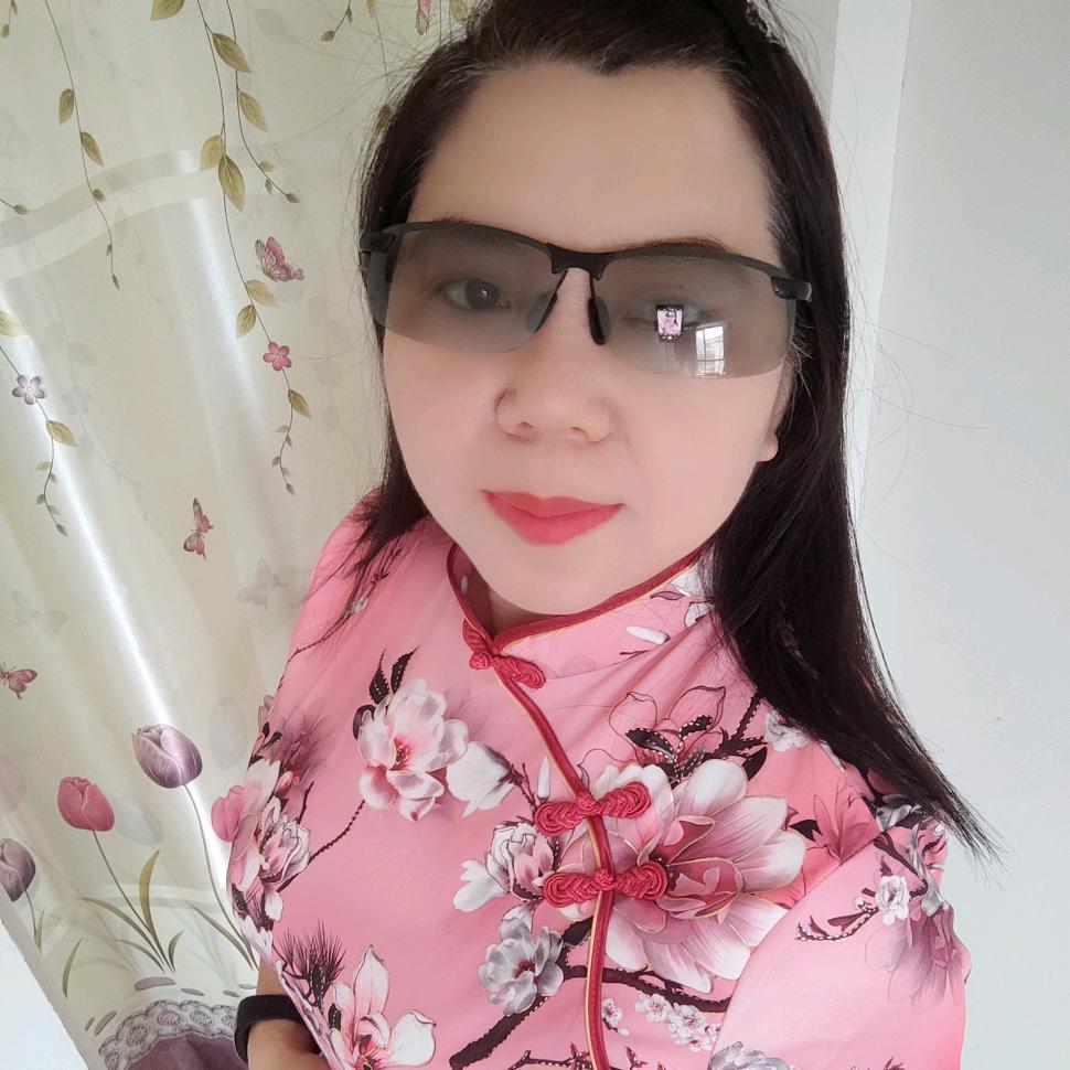 英子