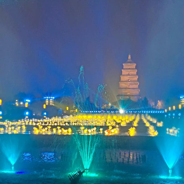 酒饮尽谈笑风生