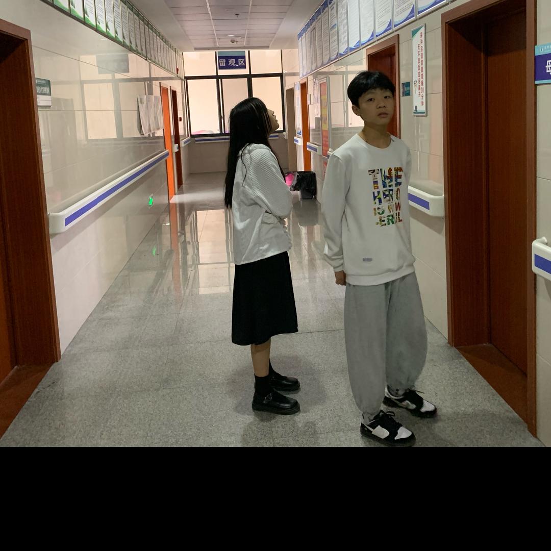 依然