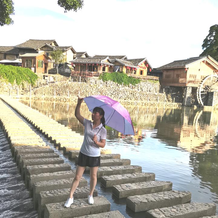 素衣清颜