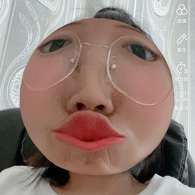 沈梦晨爱拍照