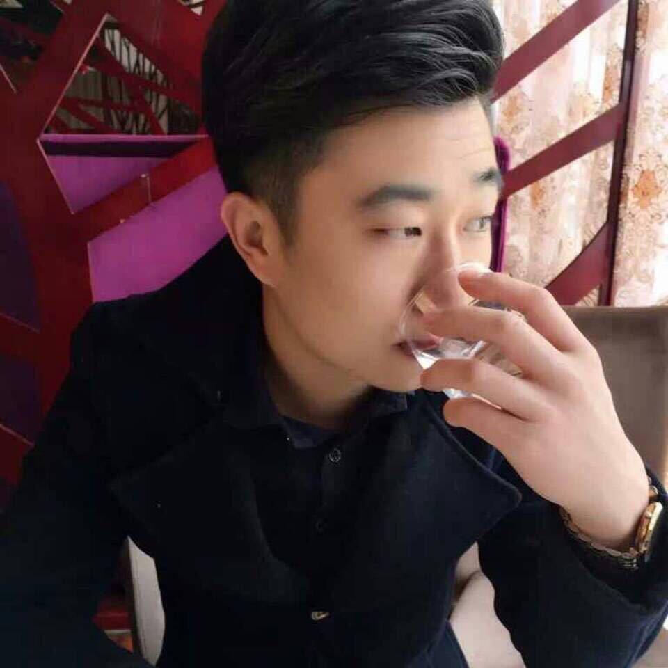 华少，