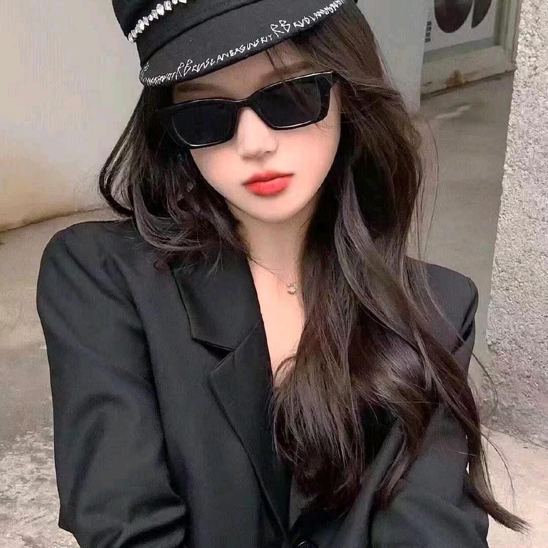 穿紫色毛衣的小熊