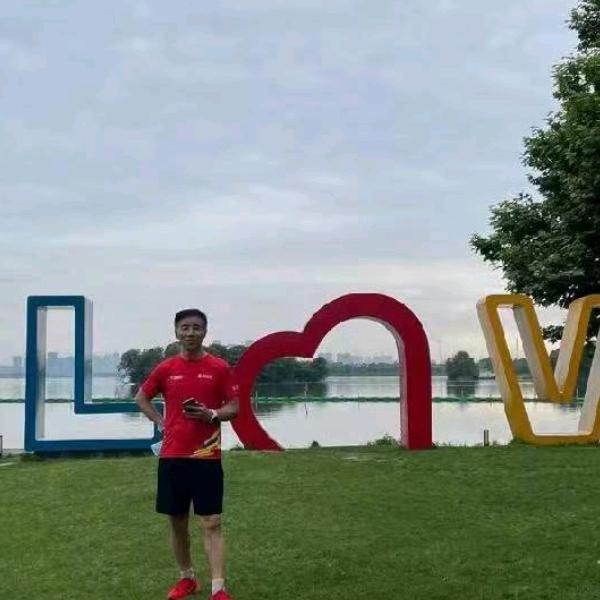 春天里 自信人生一百年 会当水击三千里！