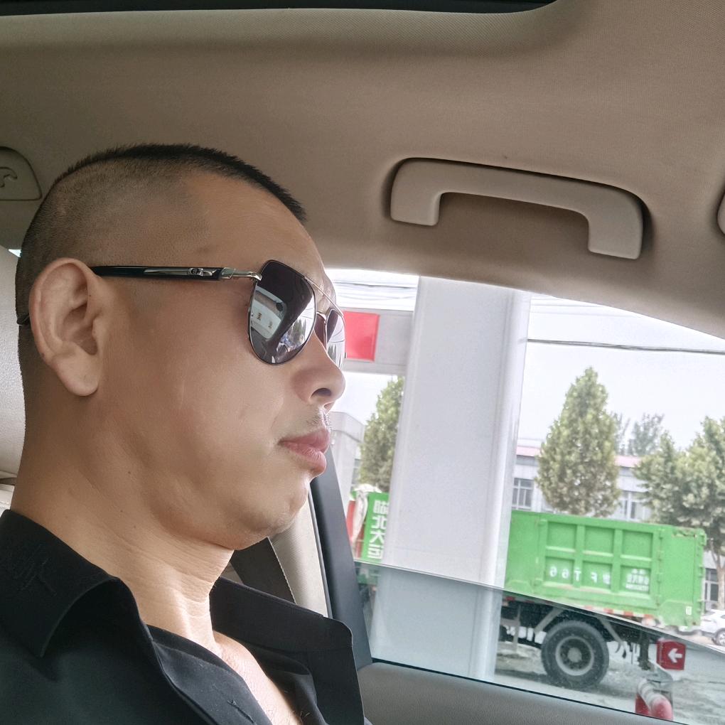 卧龙先生，