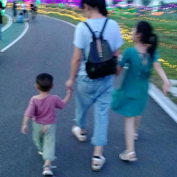 狮子王骑着蜗牛去逛街