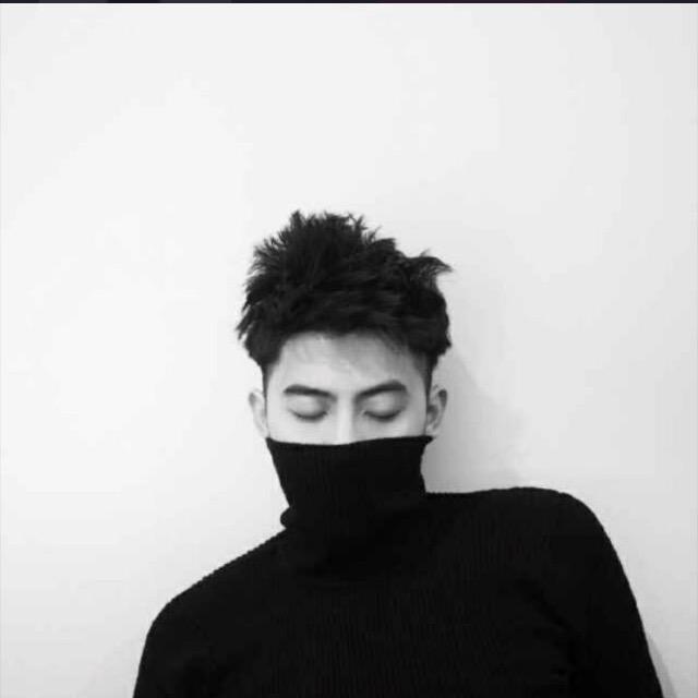 洛一 、