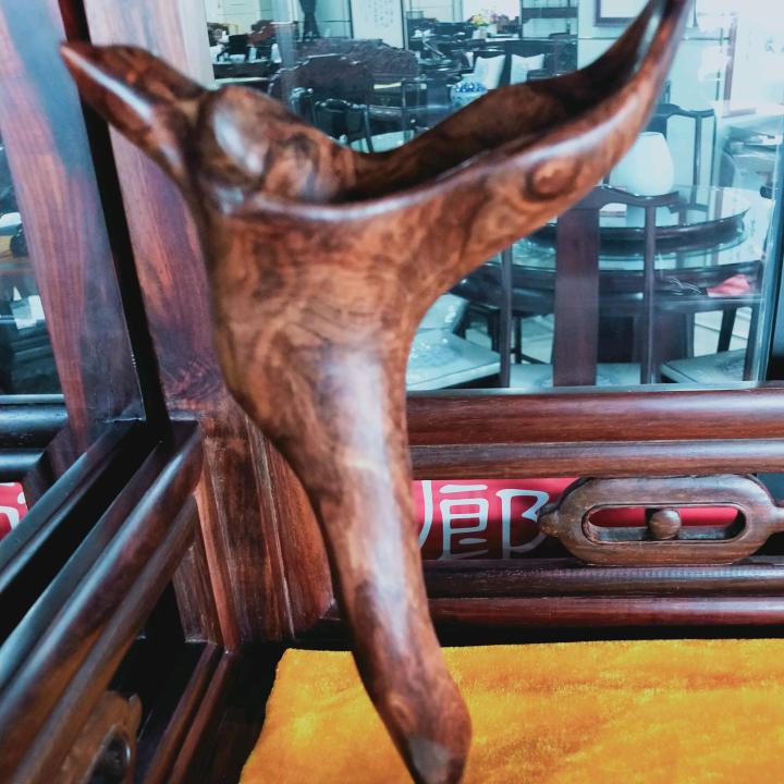 购销各种苗木，泰山石，红木家具