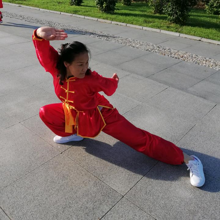 饺子锅里的包子