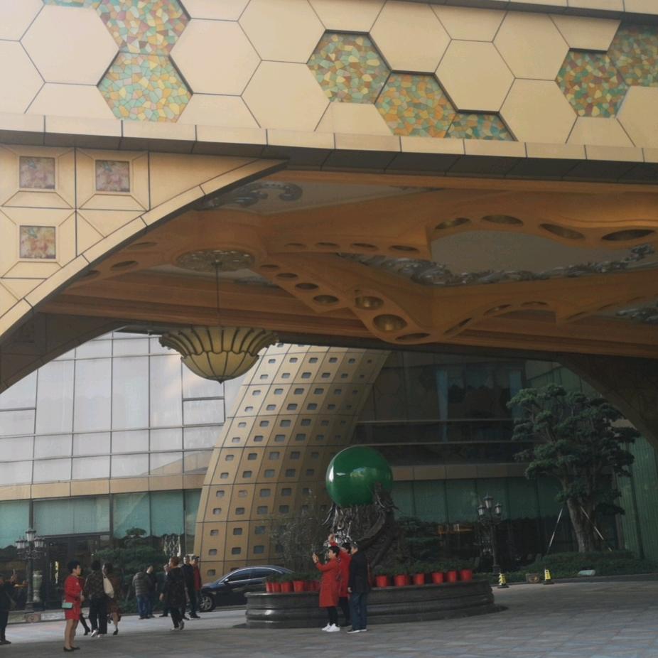胡子拉扎的大叔