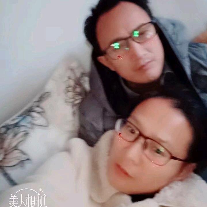 患难见真情💑