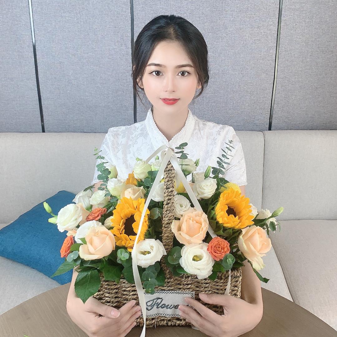 杨小萌.