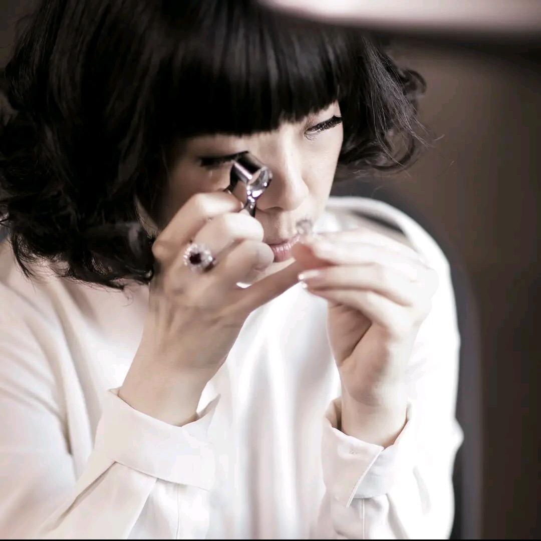 Julia刘姜霞