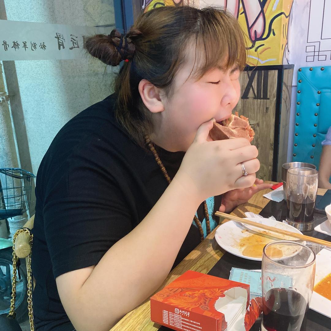 洛阳市熊胖特体大码女装(国家一级运动员）