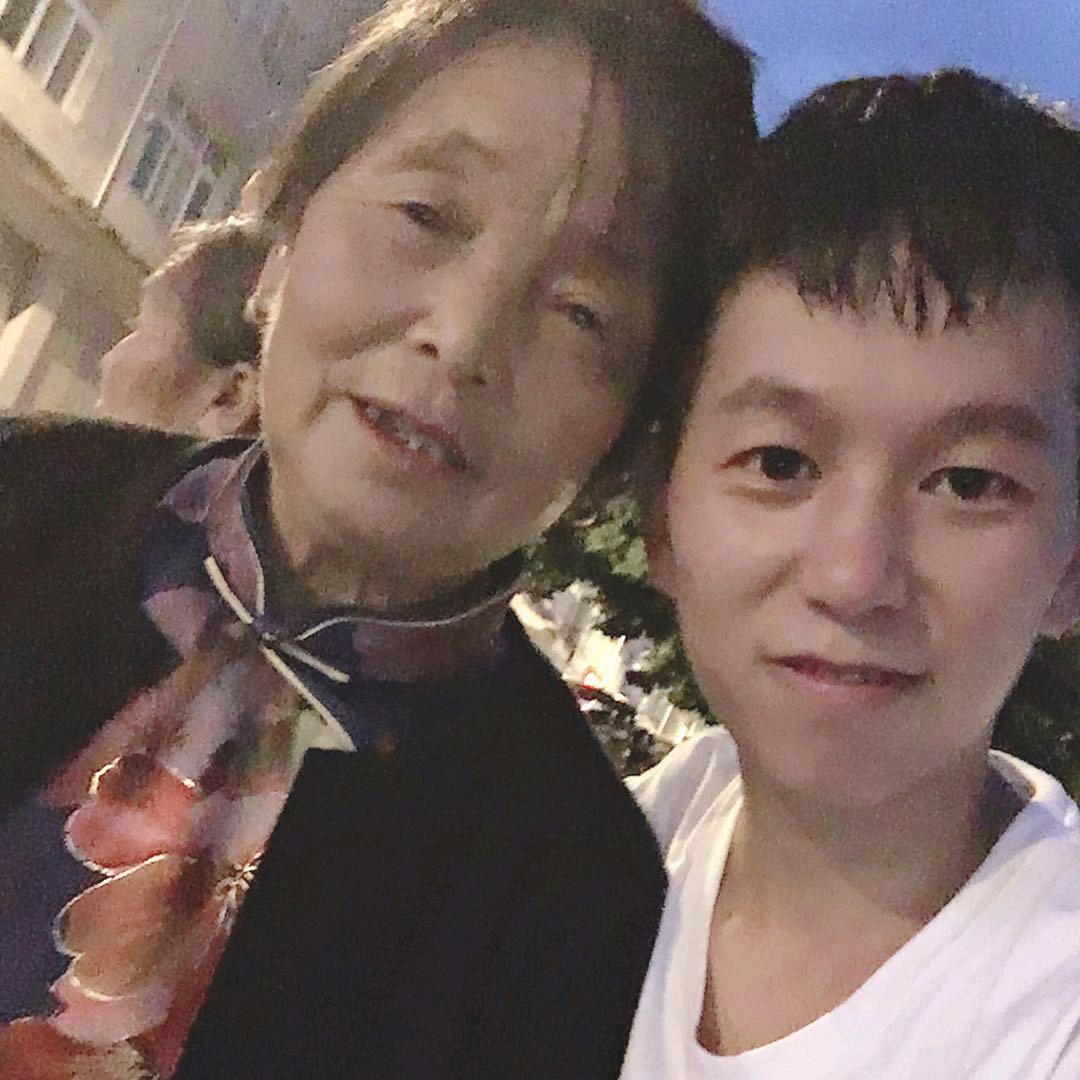 梁汉英奶奶