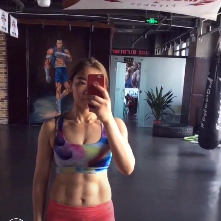 健身女货力量训练（已瘦73斤 )